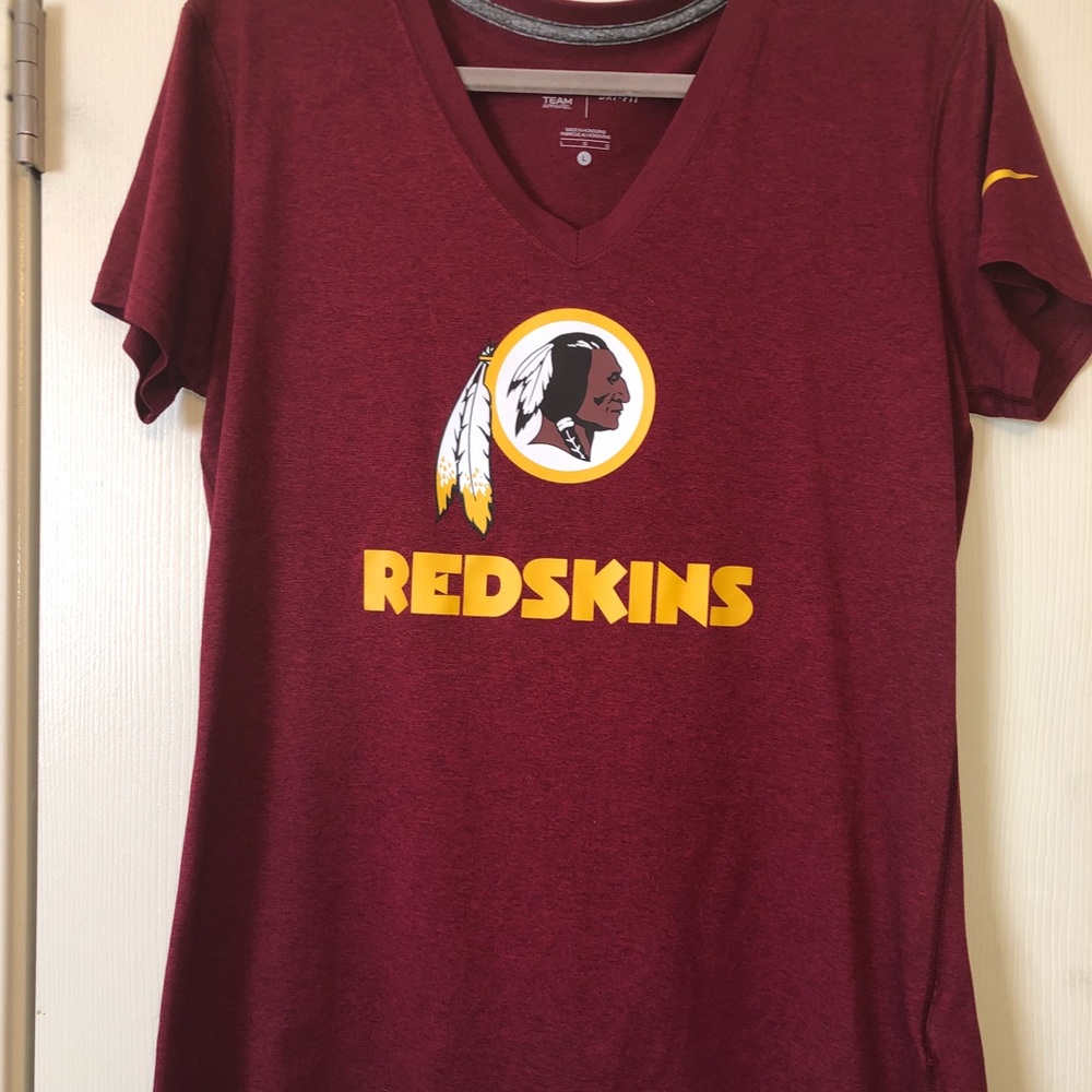 Nike Dri Fit Redskins v neck